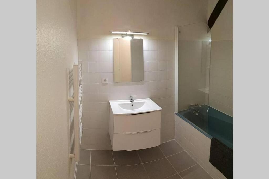 Appartement Proche Marche Au Coeur Du Centre + Wifi Ла Рошел Екстериор снимка